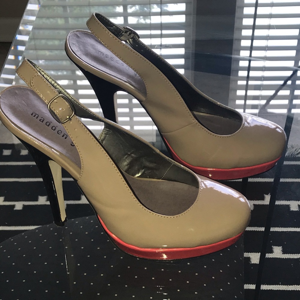 Madden Girl ”Sybill” tan & pink platform pump.